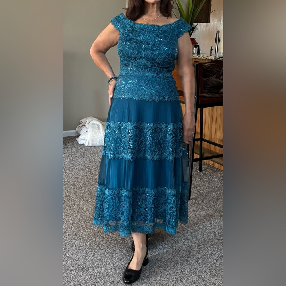 Elegant Teal Lace Dress